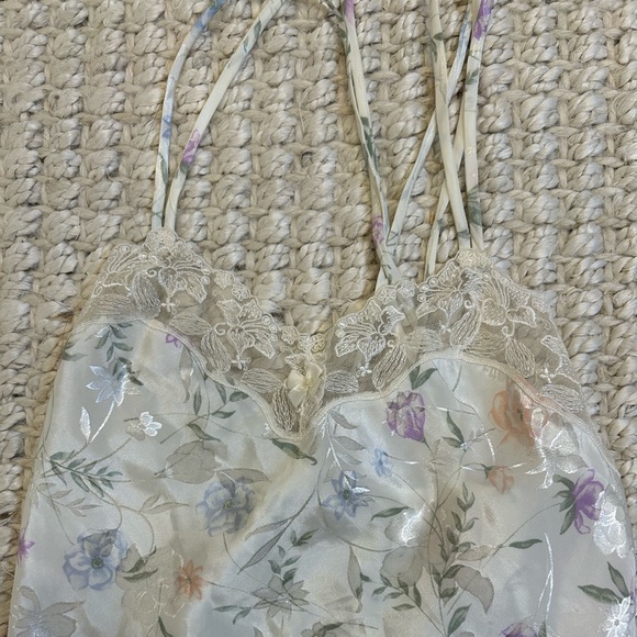 Intimo Amore 100% polyester night gown - Picture 2 of 6